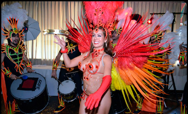 Comparsa Maceio contrataciones, colorido, mujer, plumas