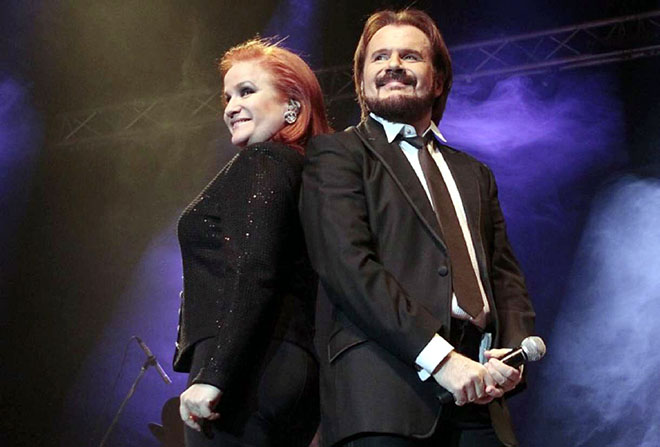 Por contrataciones de Pimpinela acá. Completá nuestro formulario de contacto