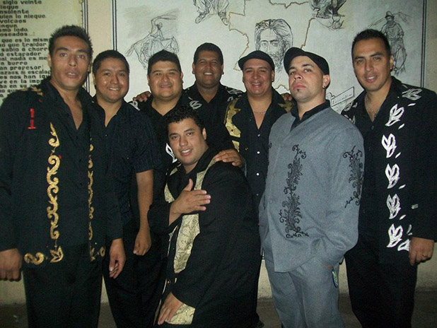 Por la contratación de Banda Juárez completá nuestro formulario de contacto