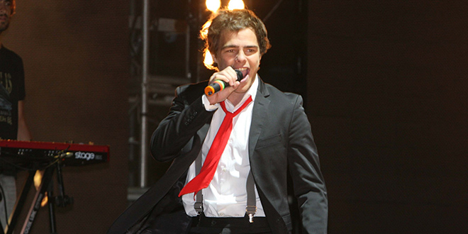 peter lanzani contrataciones, martina stoessel, equus, el clan