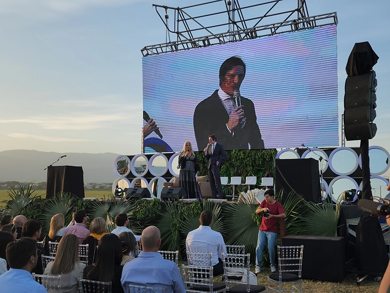 DOMUS HOUSING en Tucumán, con Iván de Pineda, conduciendo la apertura del encuentro 3