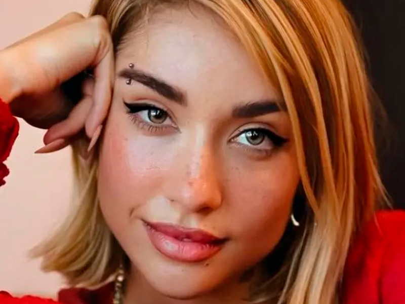 contratar a Lali Esposito Maria Becerra 1
