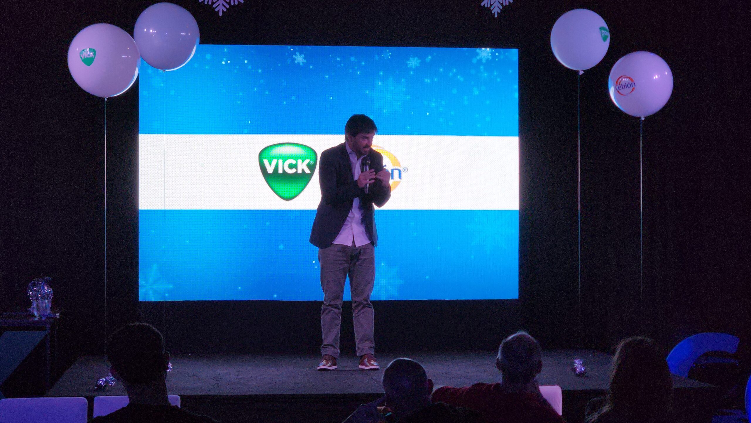 World Music BA llevó a Mike Chouhy al evento de invierno de Vick y Cebión 7 World Music BA llevó a Mike Chouhy al evento de invierno de Vick y Cebión 3