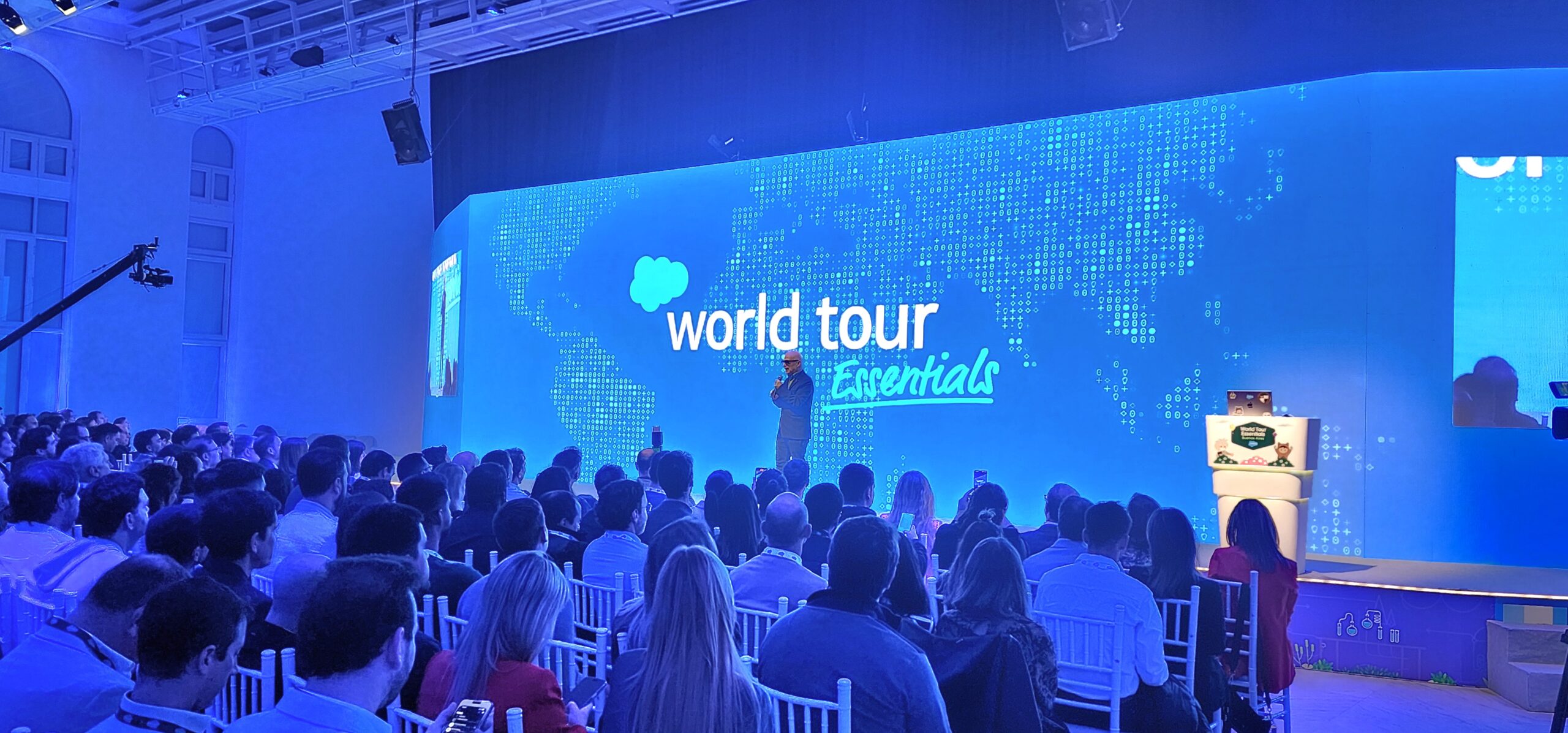 World Music BA junto a Sebastián Wainraich en el evento de Salesforce 7 World Music BA junto a Sebastián Wainraich en el evento de Salesforce 3