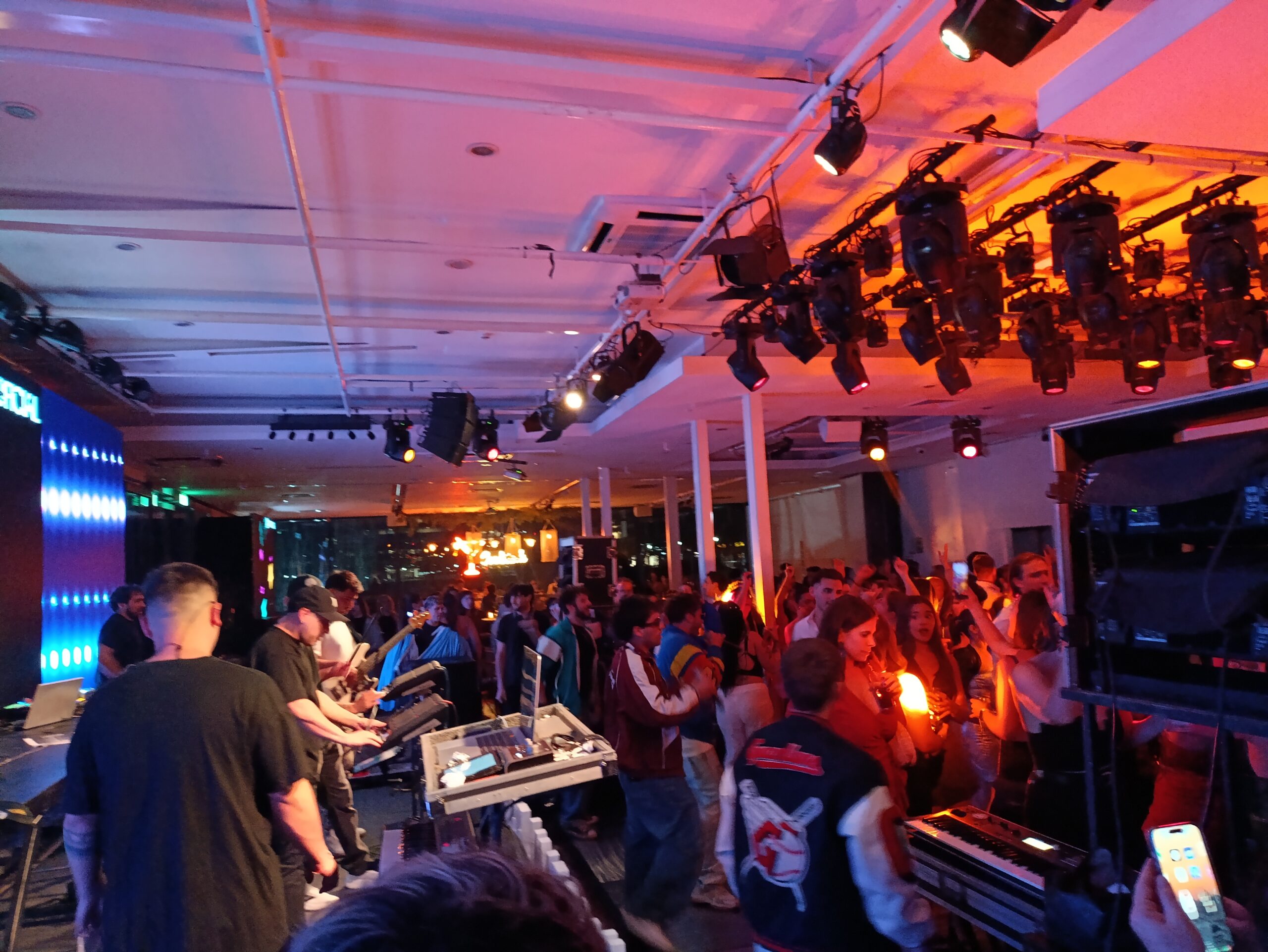 World Music BA llevó a Cafecitos a la fiesta de fin de año de Marval O'Farrell 6 World Music BA llevó a Cafecitos a la fiesta de fin de año de Marval O'Farrell 2