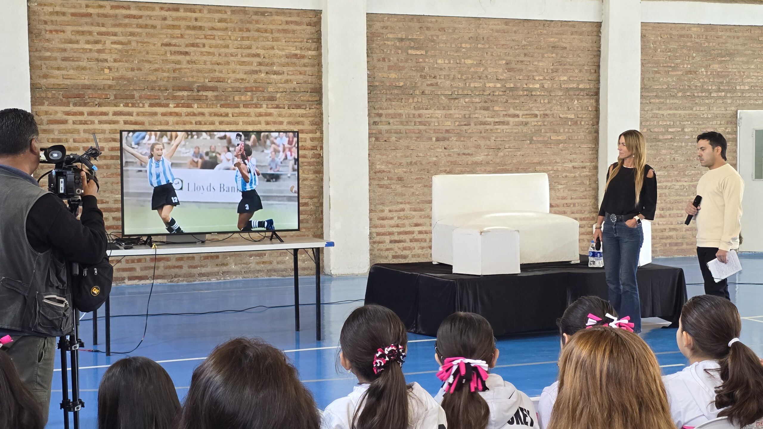 Charla de Magui Aicega en Neuquén: experiencia, liderazgo y valores en el deporte 10 Charla de Magui Aicega en Neuquén: experiencia, liderazgo y valores en el deporte 6
