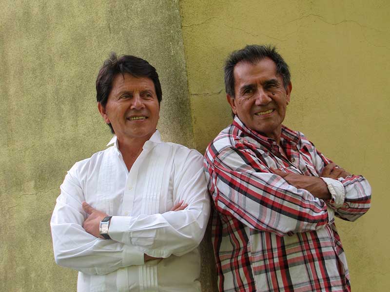 contratar a cuti y roberto carabajal