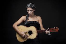 contratar a mariana baraj