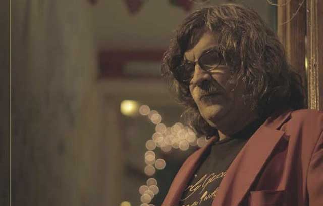 contratar a charly micol