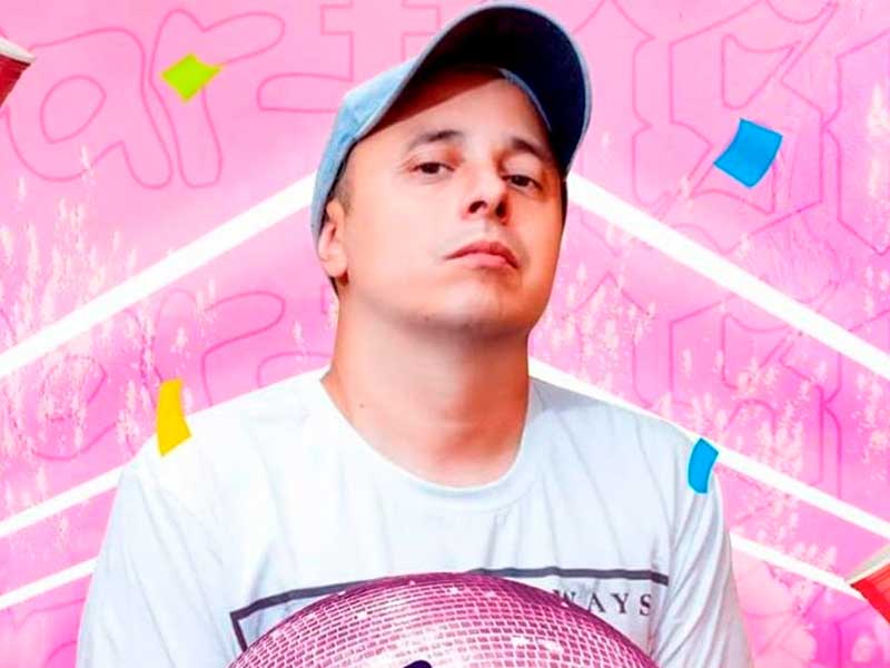 contratar a el dipy