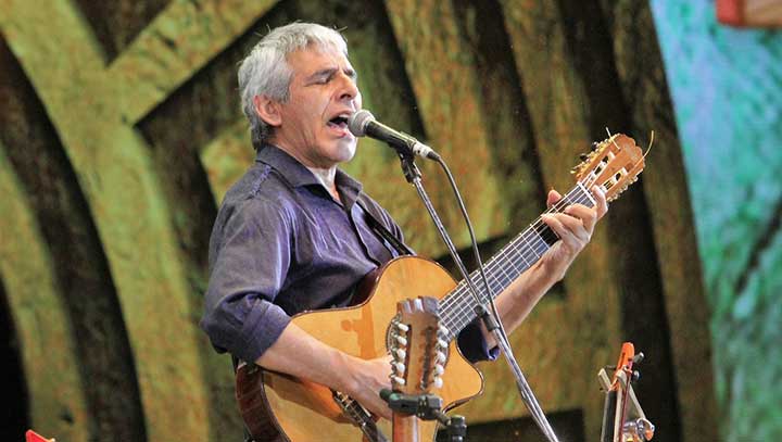 contratar a peteco carabajal contratar a peteco carabajal