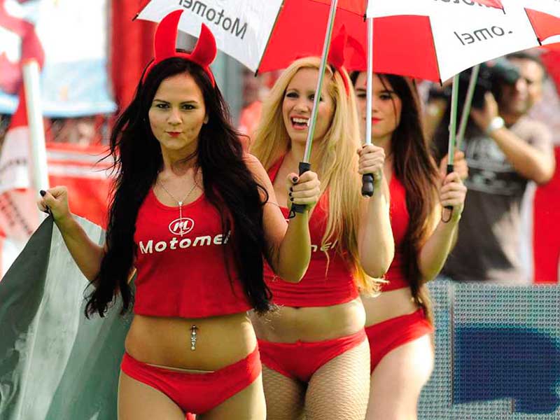 contratar a las diablitas