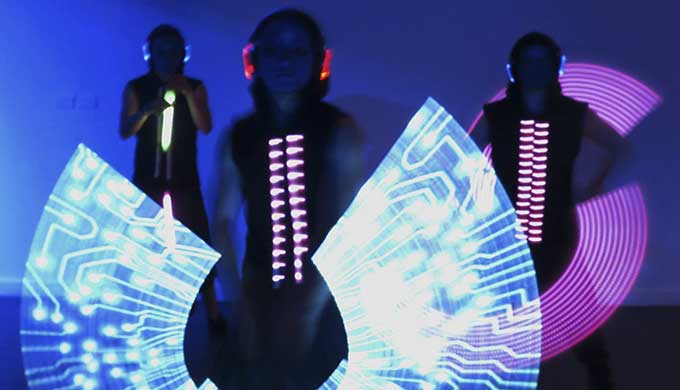 contratar a light pixel trio