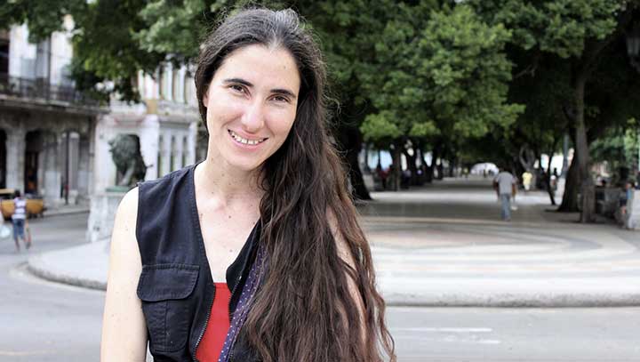 contratar a yoani sanchez
