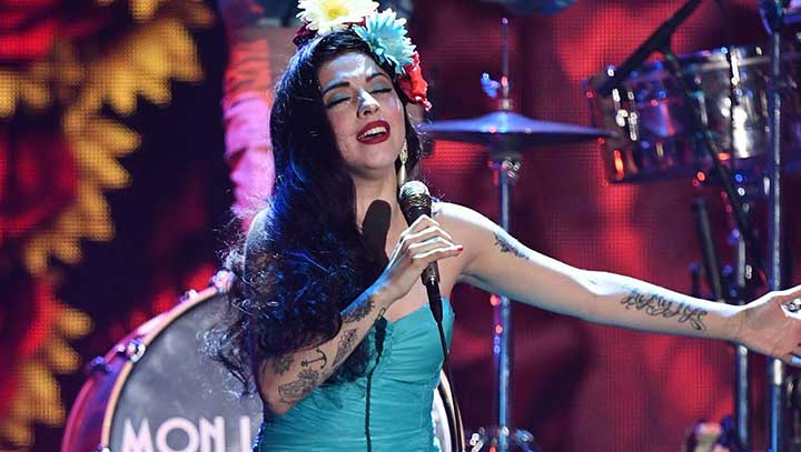 contratar a mon laferte