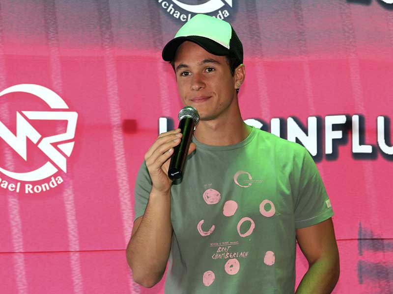 contratar a michael ronda