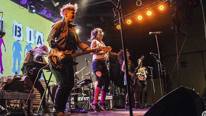 contratar a kumbia queers contratar a kumbia queers