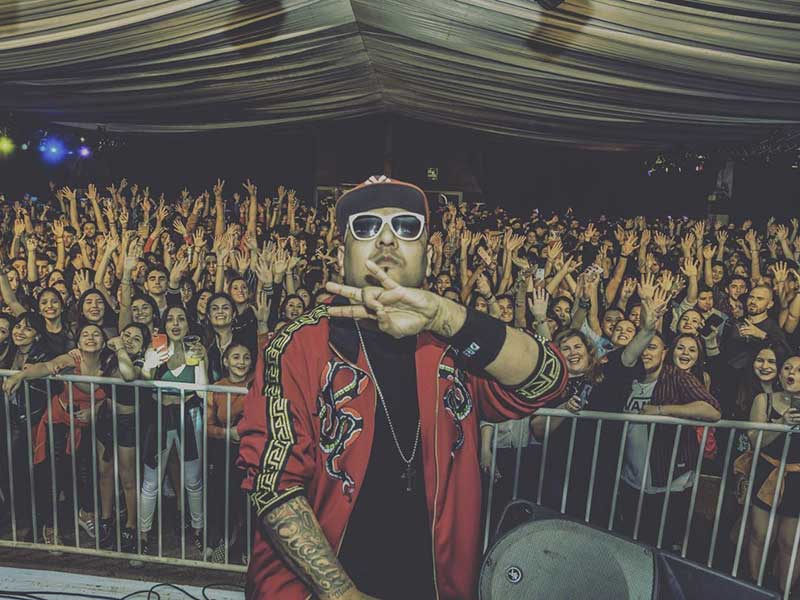 contratar a mozthaza