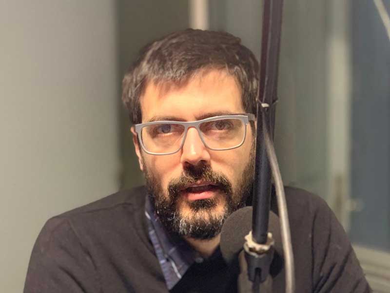 contratar a leonardo valente