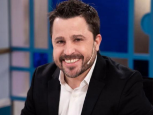 Contratar a Martín Tetaz