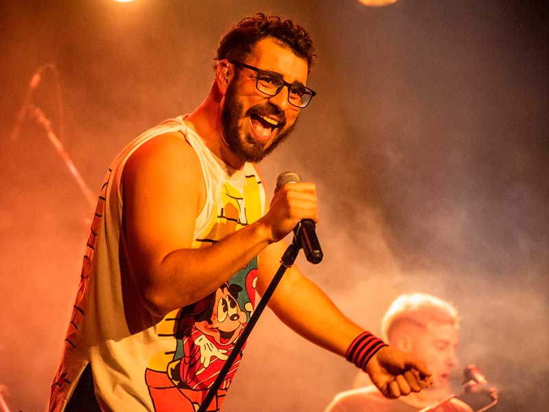 contratar a doctora queen