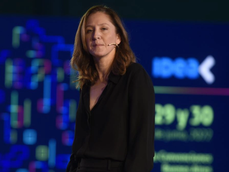 contratar a maria roca