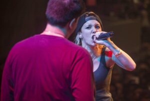 La Joaqui en una batalla de freestyle, pionera del rap y referente femenina en la escena argentina.