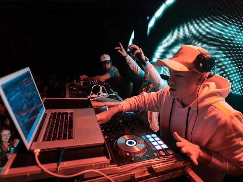 DJ Alan Gómez