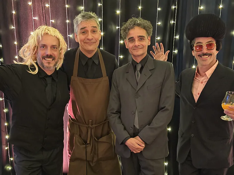 Mozos Locos e Invitados Falsos