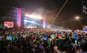 Vista panorámica del show de Alejandro Lerner y Rusherking