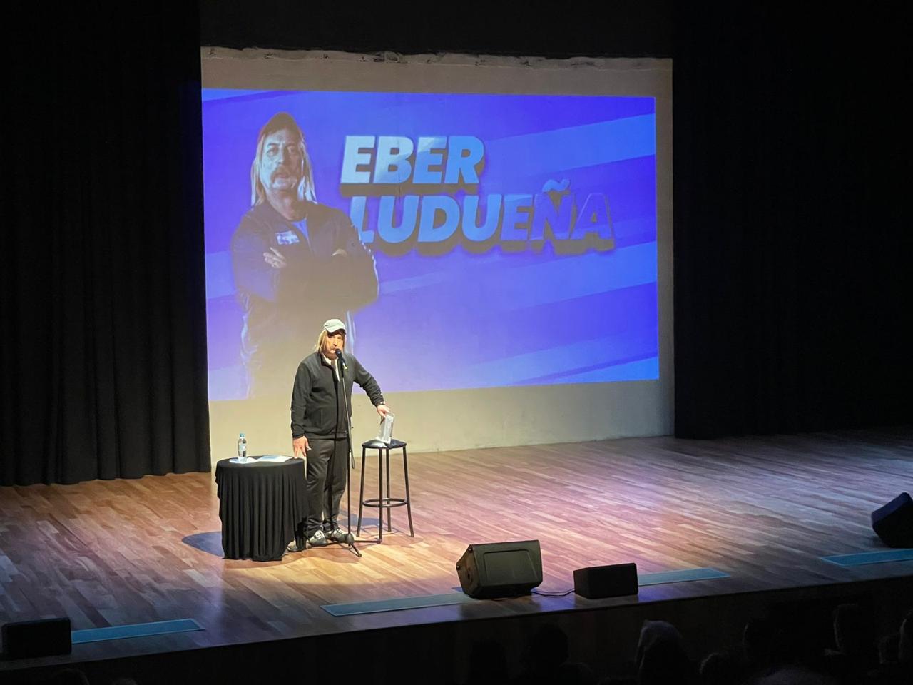 Luis Rubio presentó "Eber en Vivo" en el Teatro Otamendi 1