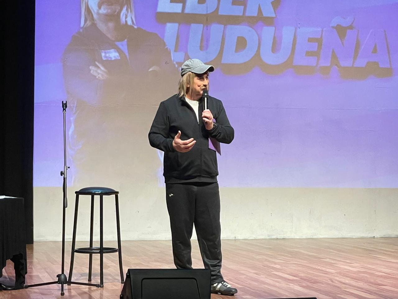 Luis Rubio presentó "Eber en Vivo" en el Teatro Otamendi 6