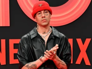 Duki en la presentación del documental “Rockstar: Duki desde el fin del mundo” en Netflix.