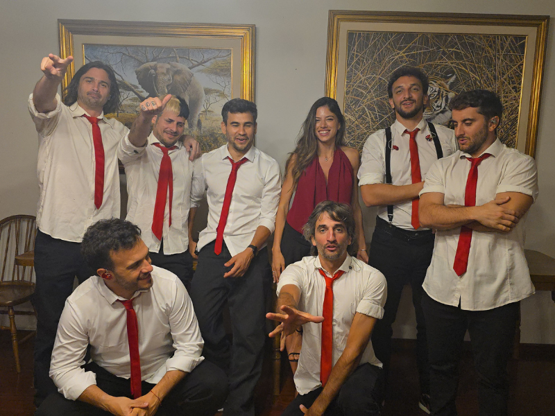 World Music BA presentó a Agapornis en la fiesta de fin de año de Pilotos SA 8