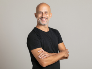 Martín Pugliese hizo reír a 300 invitados en la fiesta de fin de año del Laboratorio IBC 4