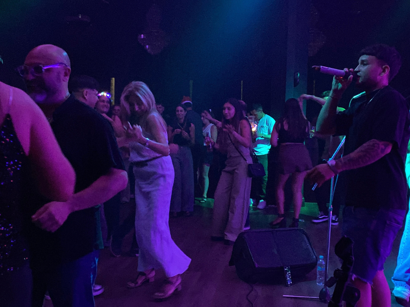 Llevamos a Damián Bravo y Tártaros a la fiesta de fin de año de Lofal Group 5