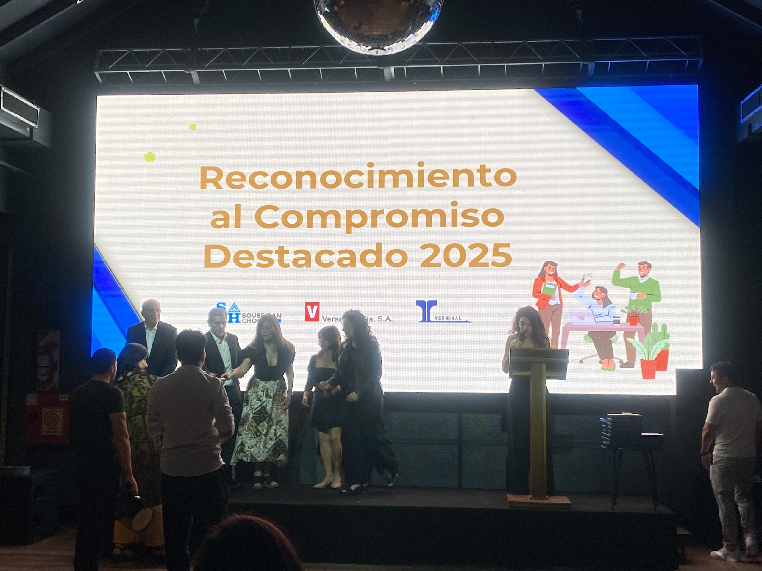 Verónica Varano condujo la fiesta de fin de año del Laboratorio Soubeiran Chobet  5