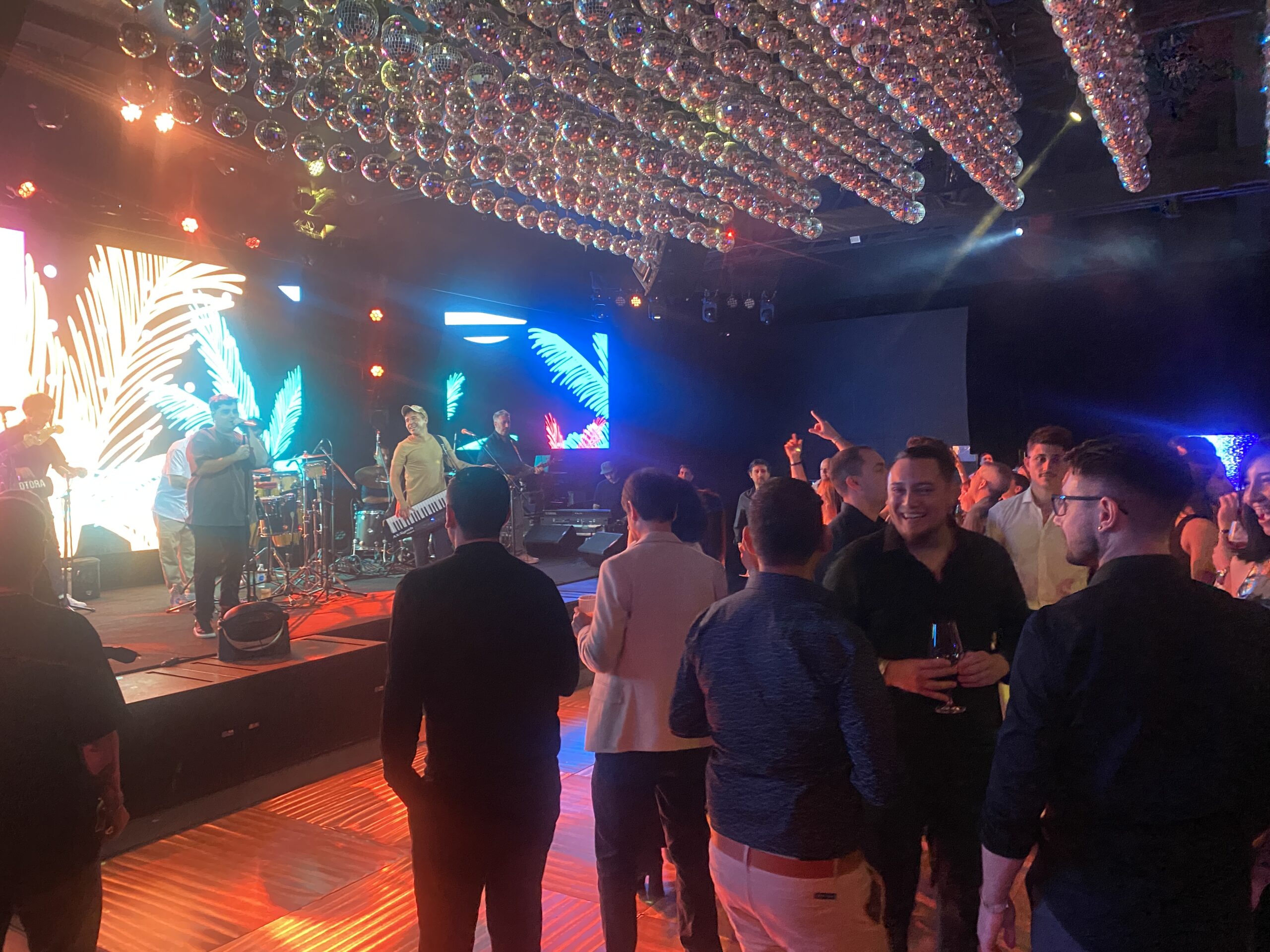 Los Totora en la fiesta de fin de año de Terminales Río de la Plata 3