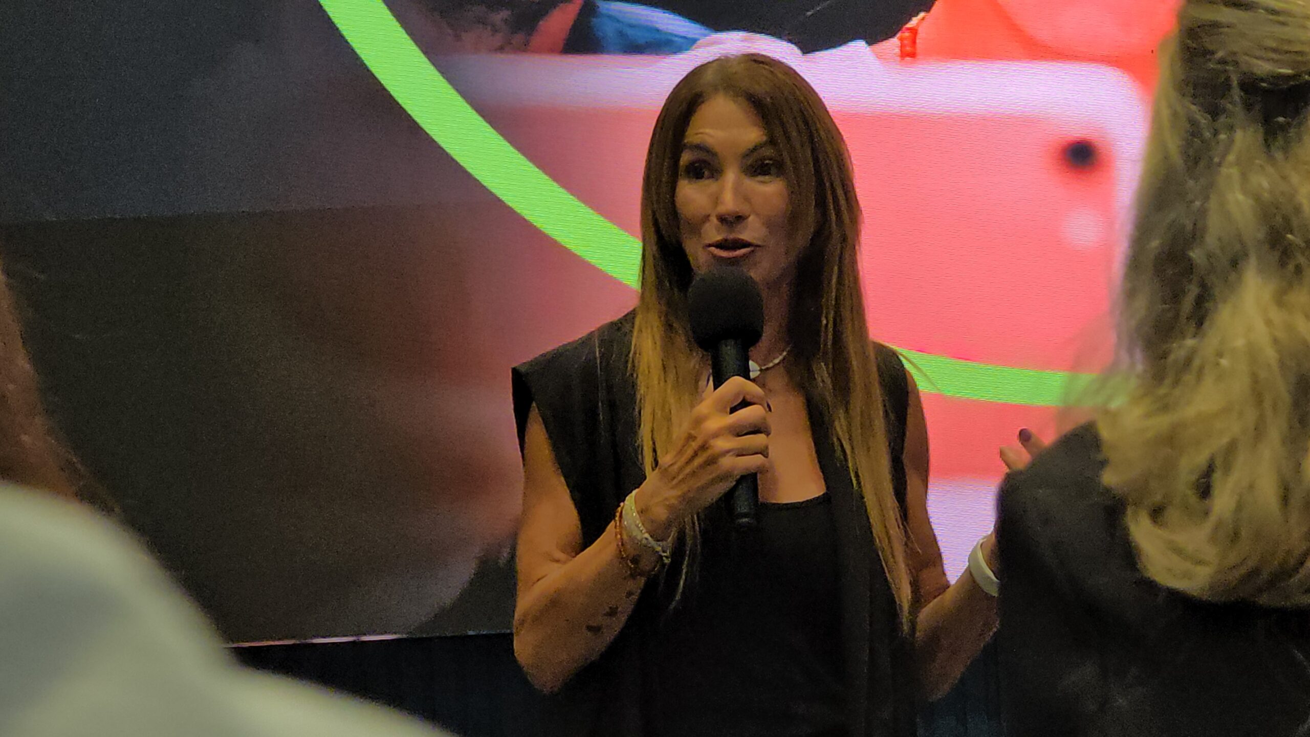 Magui Aicega en el evento de Deloitte: charla motivacional para ex empleados 5