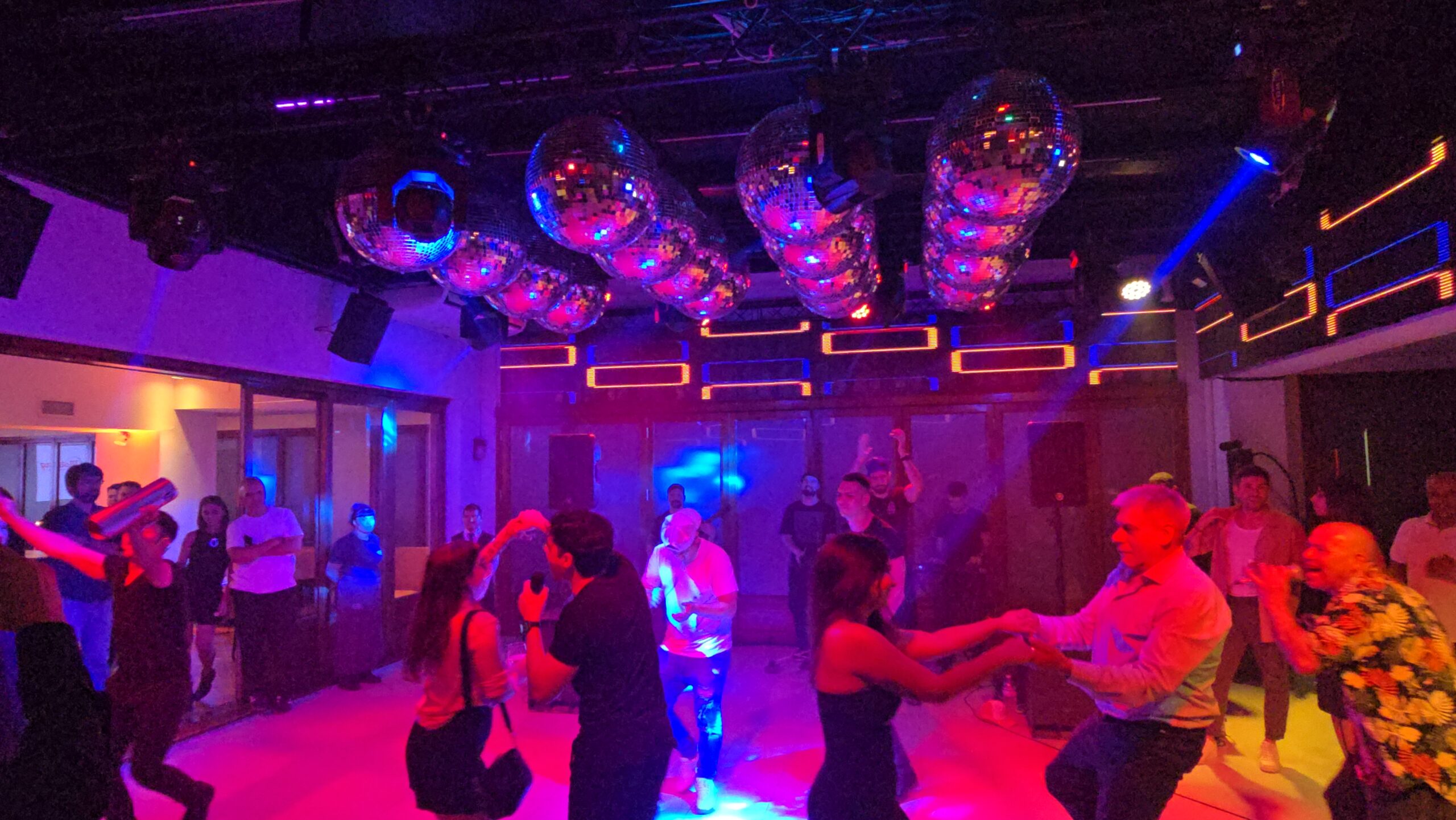 Show de La Cachirla en la fiesta de Total Herramientas 5