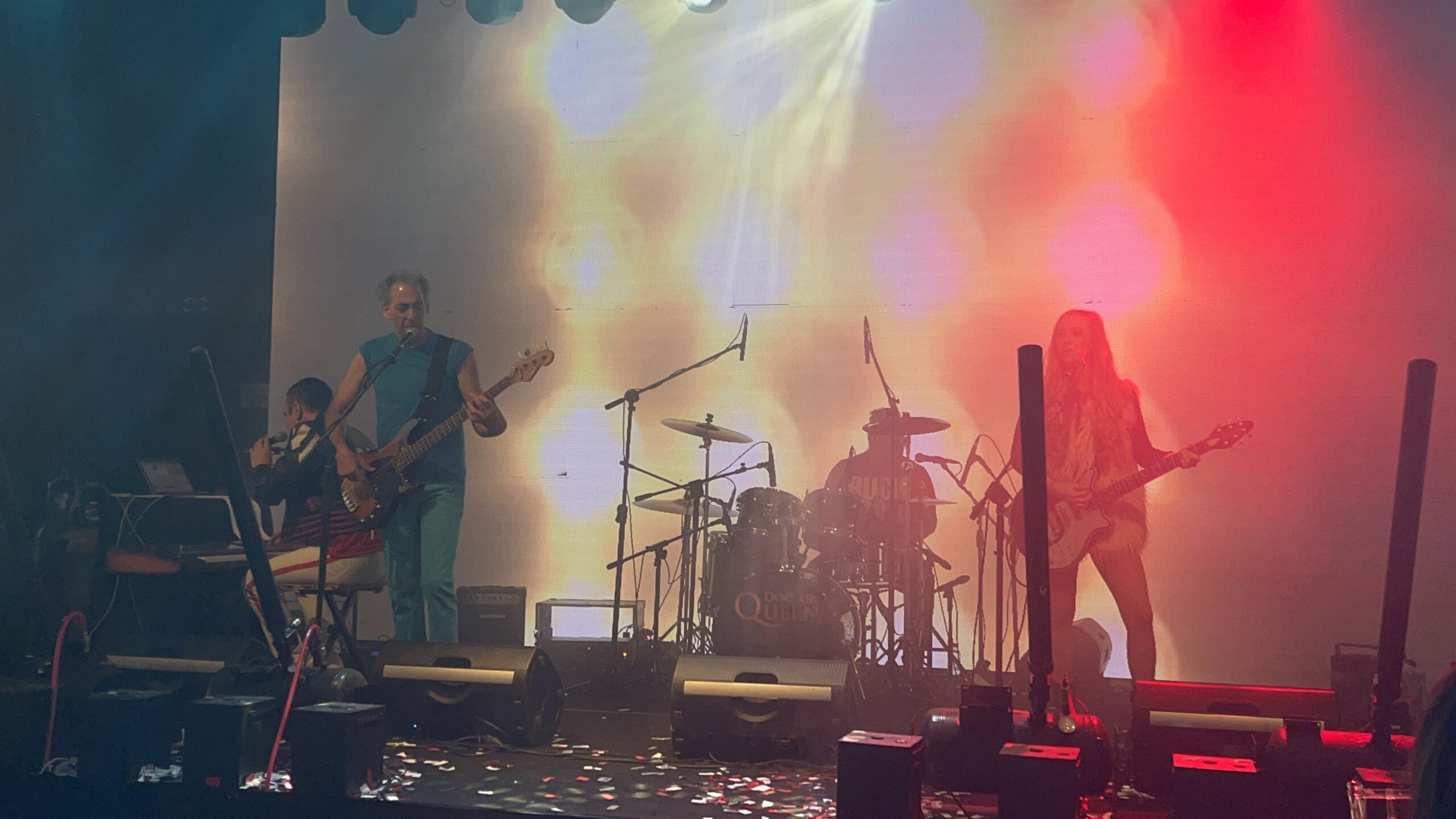 Show de Doctor Queen en un cumpleaños de 60 7