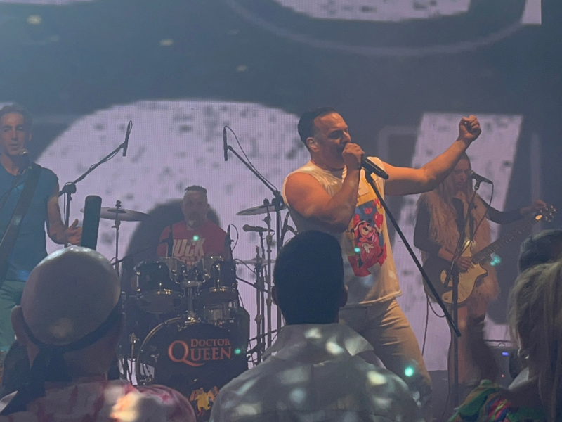 Show de Doctor Queen en un cumpleaños de 60 4