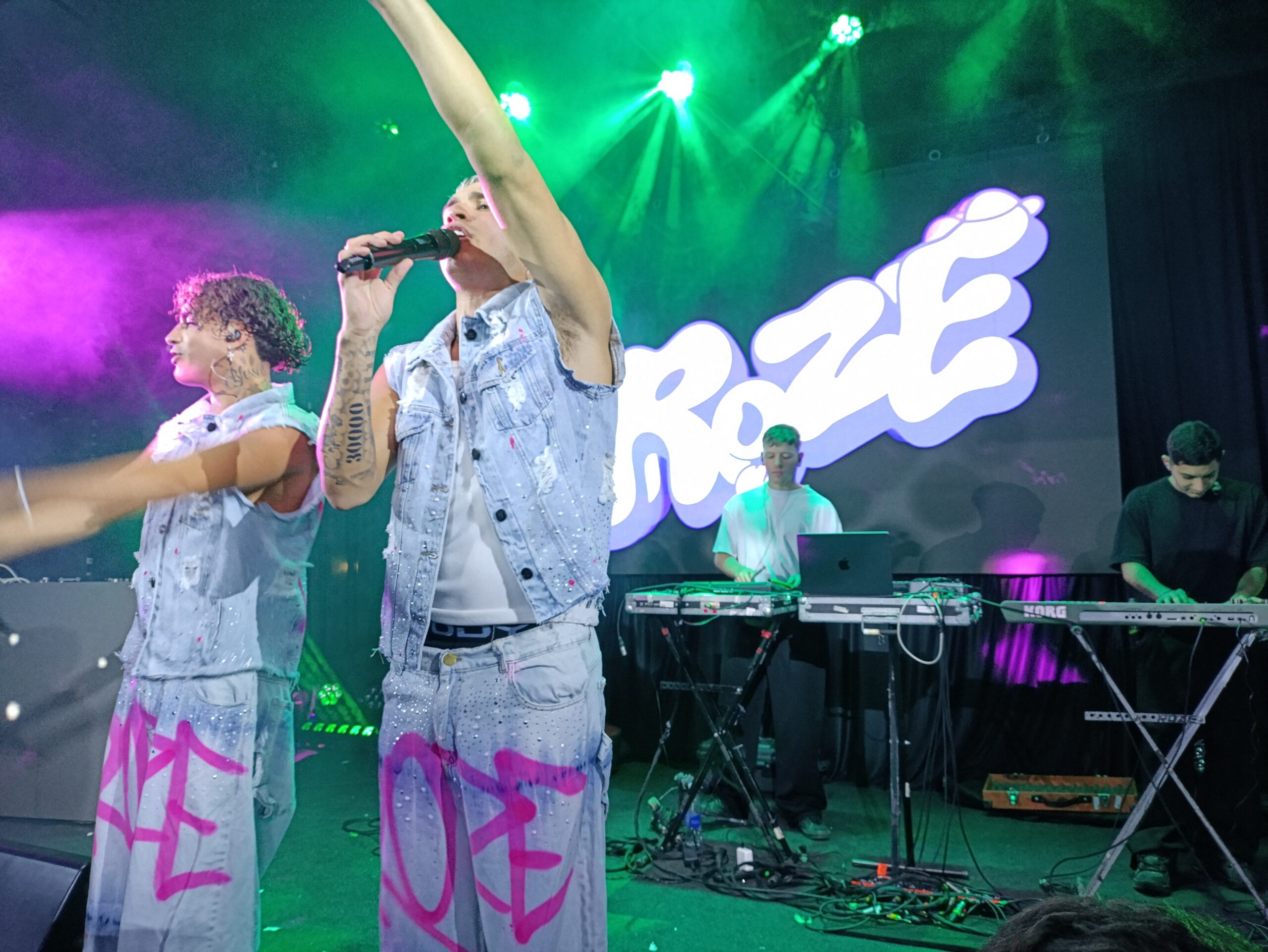 Show de Roze en el cumpleaños de 15 de Mora 9