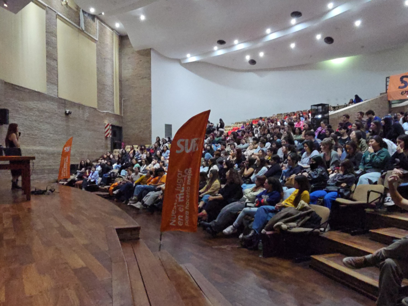 Charla de Cecilia Ce en la Universidad Nacional de Córdoba junto a World Music BA 11