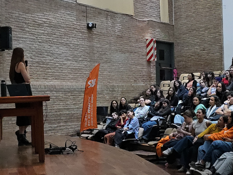 Charla de Cecilia Ce en la Universidad Nacional de Córdoba junto a World Music BA 7